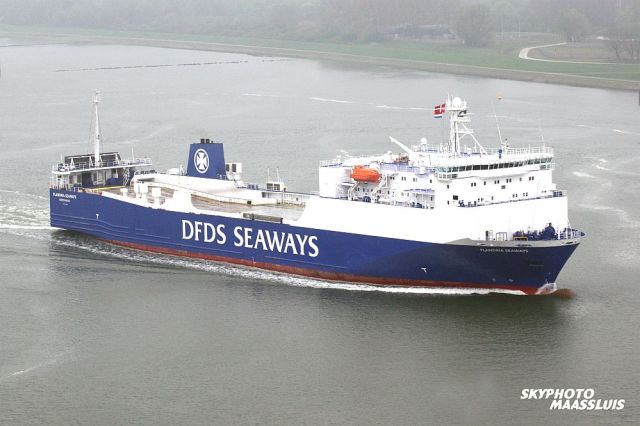 FLANDRIA SEAWAYS - sb-voor - ©Foto R.P. van de Wetering - Skyphoto Maassluis - 25-04-2015-logo